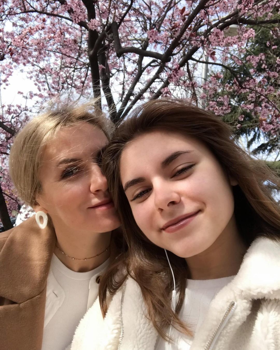 Экс-жена Олега Собчука с дочерью / © instagram.com/sob4ukmari