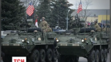 Эстония устроила военный парад с участием техники НАТО в 300 метрах от границы с Россией