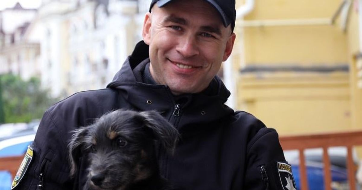 У Києві собака забрів до метро