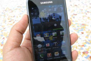 Samsung безкоштовно роздає смартфони власникам дефектних iPhone 4
