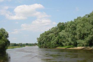 Щороку Західний Буг краде в України 20 гектарів території