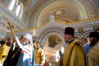 Священникам РПЦ хотят разрешить идти в депутаты