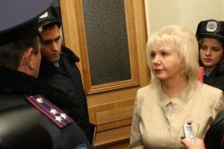 Заарештовану чиновницю Черновецького викрали з лікарні люди в камуфляжі