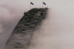 В Сиднее и Брисбене из-за смога отменили рейсы самолетов и кораблей