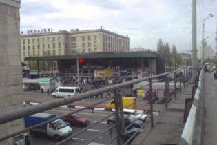 У Києві п'яний індус "замінував" Шулявський міст