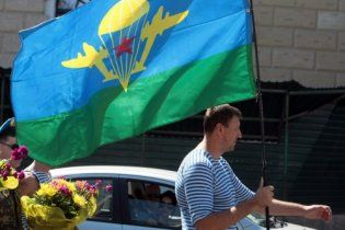 Азаров привітав військових з Днем Повітряних сил