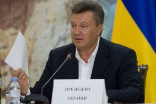 Янукович закликав загарбників кримської землі повернути її по-доброму