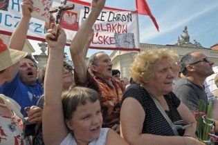 В Варшаве произошли уличные столкновения между ультраправыми и антифашистами