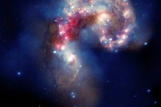 NASA удалось четко увидеть столкновение галактик