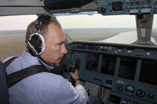 The Guardian: железная хватка Путина начала ржаветь