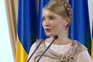 Тимошенко обещает крестьянам кучу денег за урожай (видео)