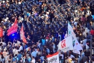 Буша в Южной Корее встретили протестами (видео)
