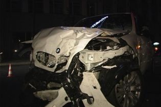 Две человека погибло во время ДТП в Киеве (видео)