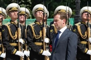 Медведев раздал награды в Южной Осетии