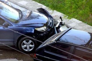 В результате аварии легкового автомобиля и мопеда погибло 4 человека