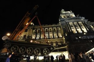 В Праге с гостиницы похищены акции на 12 млн. евро (видео)