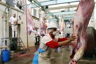 12 человек погибли от некачественного мяса (видео)