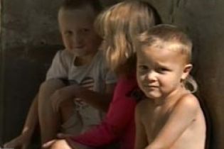 Семью выбросили на улицу (видео)