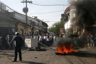 Количество погибших в столкновениях в Боливии выросло до 8 человек(видео)