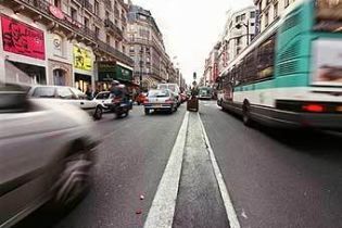 В центре Парижа эвакуировали 400 человек