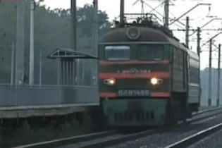 В Днепродзержинске поезд сбил двух девушек (видео)