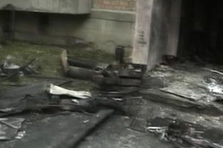 В жилом доме Киева прозвучало несколько взрывов (видео, обновлено)