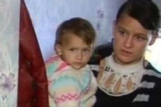Мать побила 4-летнего сына (видео, обновлено)