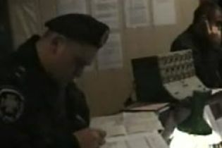 Псевдо-милиция устроила разбой (видео)
