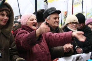 Под Киевсоветом митинг требуют отменить приватизацию двух рынков