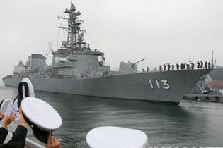 Российские пограничники обстреляли японские шхуны
