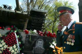 Больше трети украинцев готовы праздновать 9 мая с немецкими военными