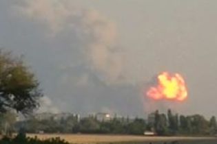 Минобороны: взрывы в Лозовой не выходят за пределы арсенала (видео)