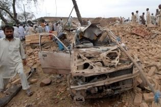 В Пакистане взорвали авто. Есть жертвы