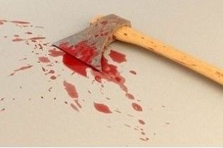 Уголовник зарубил мать и ее дочек на первом свидании