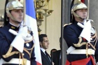 Охрана резиденции Саркози пропустила на территорию душевнобольного