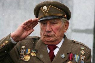 МИД: признавая УПА и Бандеру, не стоит считаться с Россией