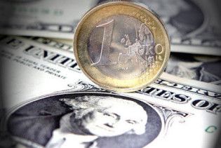 В Украине подорожал евро, доллар - стабилен