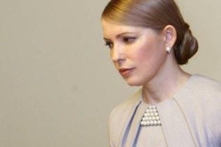 Тимошенко "натыкает" вокруг Януковича красных флажков