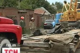 В Днепре оползень разрушил десятки гаражей