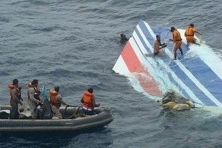 Обнаружены обломки лайнера Air France, на борту которого погибли более 200 человек