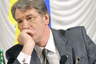 Ющенко готов жить на вокзале, если так решит Янукович