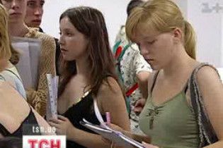 В этом году выпускник имеет право подавать документы в пять вузов
