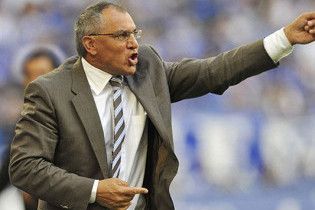 "Шальке" уволил тренера, несмотря на успех в Лиге чемпионов