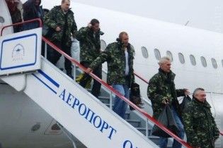 Украинские моряки, находившиеся полгода в плену, вернулись на родину