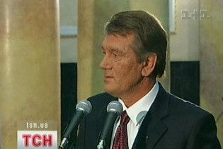 Ющенко просит Тимошенко помочь семьям погибших в Луганске