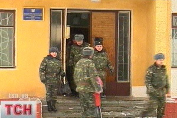 Солдати