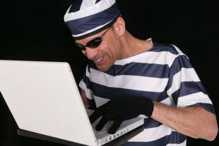 Хакеры ежегодно наносят мировой экономике ущерб в 114 миллиардов долларов