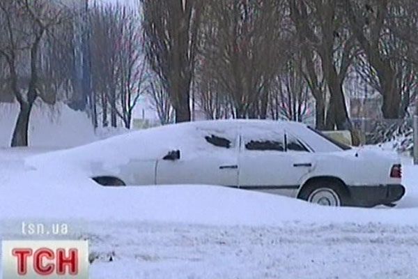 Засніжене авто