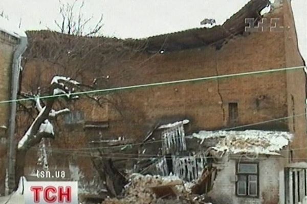 Зруйнований будинок