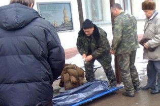 КГГА назвала виновных в смерти женщины от падения сосульки в Киеве